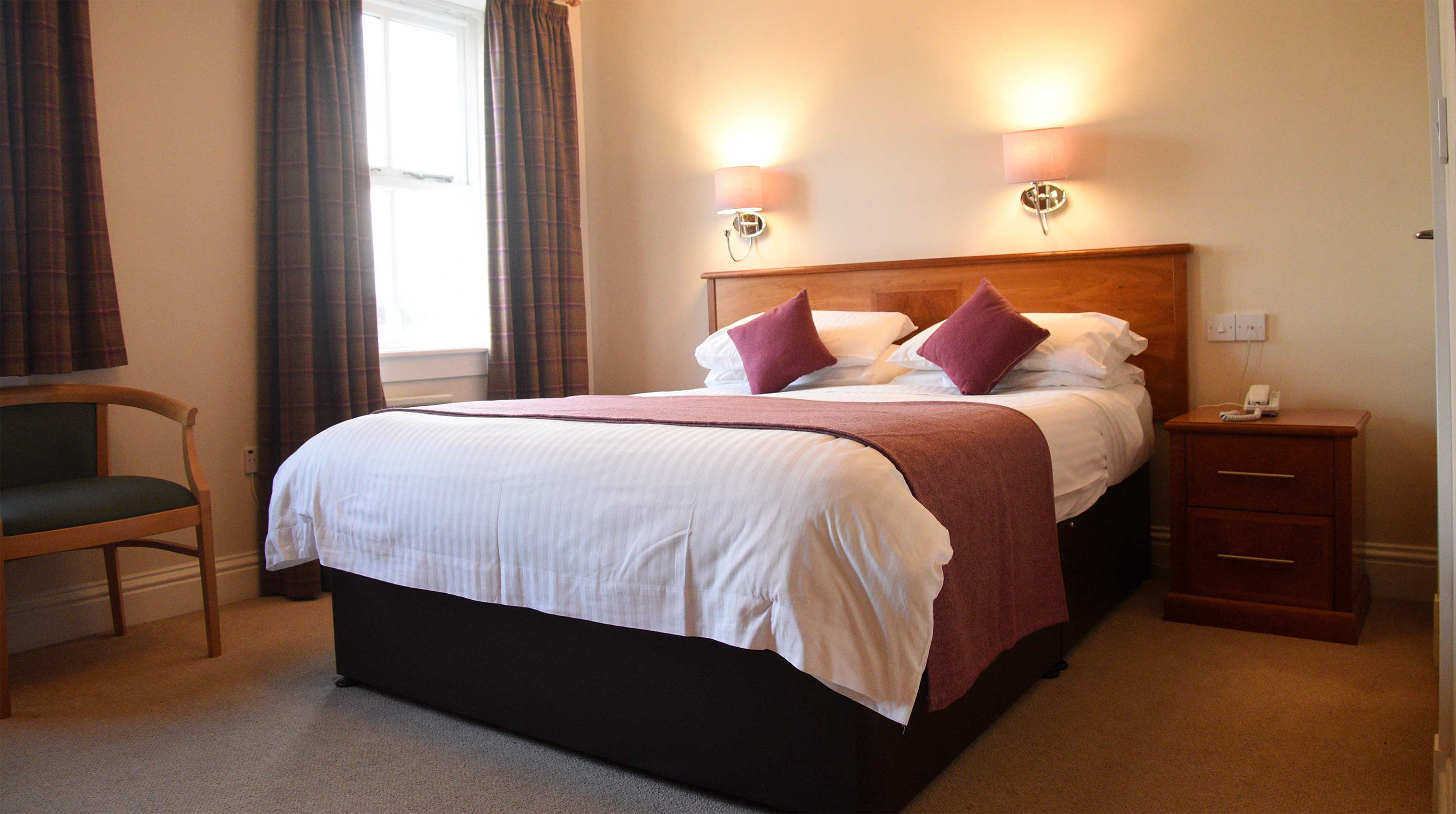 The Royal Hotel Double Room accommodation en suite sea view luxury room Portree en suite WIFI parking